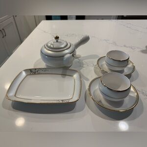 Haengnam C’est Bien Bone China Gold-Trimmed Tea Set